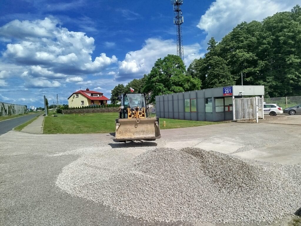 Utwardzenie wjazdu kruszywem
